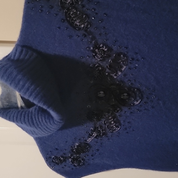 Saks Fifth Avenue 100% cashmere turtle neck sweater - Picture 2 of 3